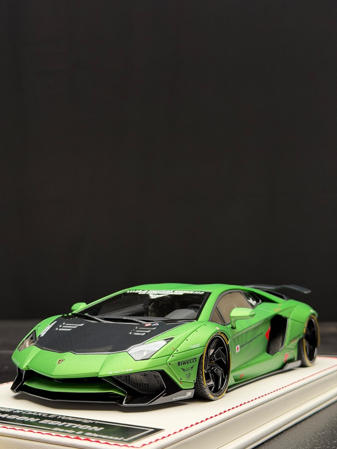 Lamborghini Aventador 2.0 LBWK x Oakley (Green) [Davis & Giovanni] 1/18 scale