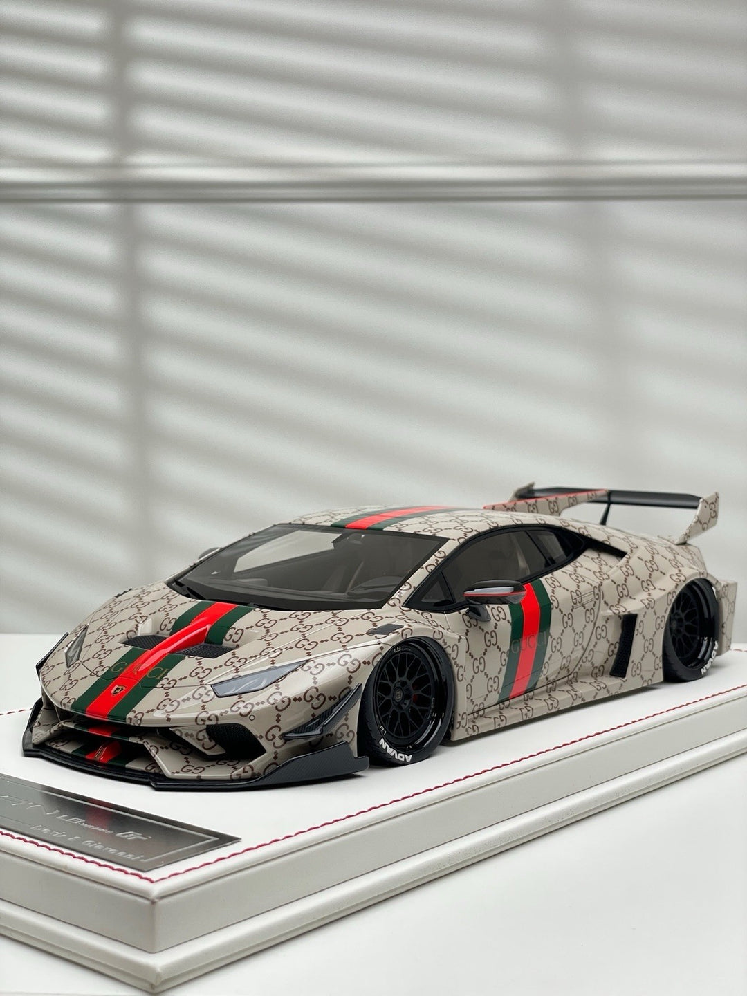 Lamborghini Huracan GT LBWK (GUCCI) [Davis & Giovanni] 1:18 scale