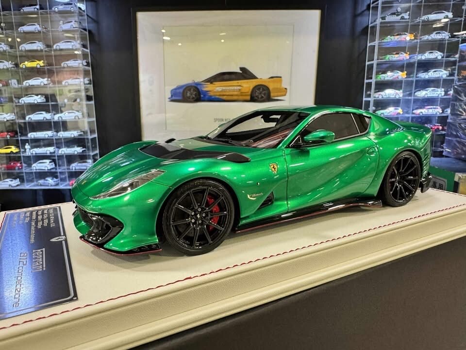 Ferrari 812 Competizione (Metallic Green) [Davis & Giovanni] 1:18 scale