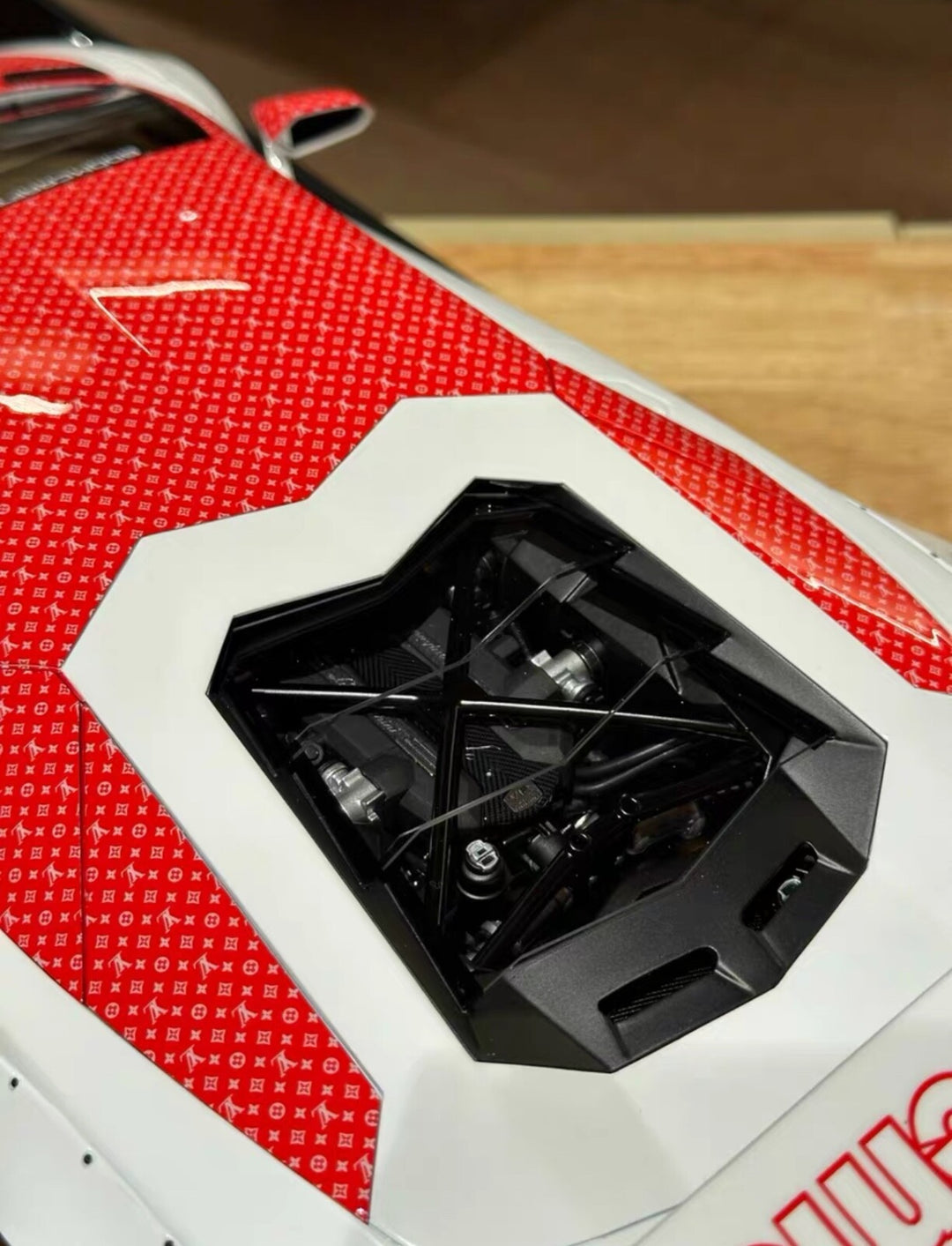 Lamborghini Aventador LBWK (Supreme x LV) [Davis & Giovanni] 1:12 scale
