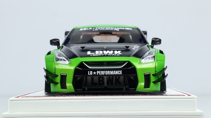 Nissan GTR R-35 Type 2 LBWK (Gloss Green) [Davis & Giovanni] 1/18 scale