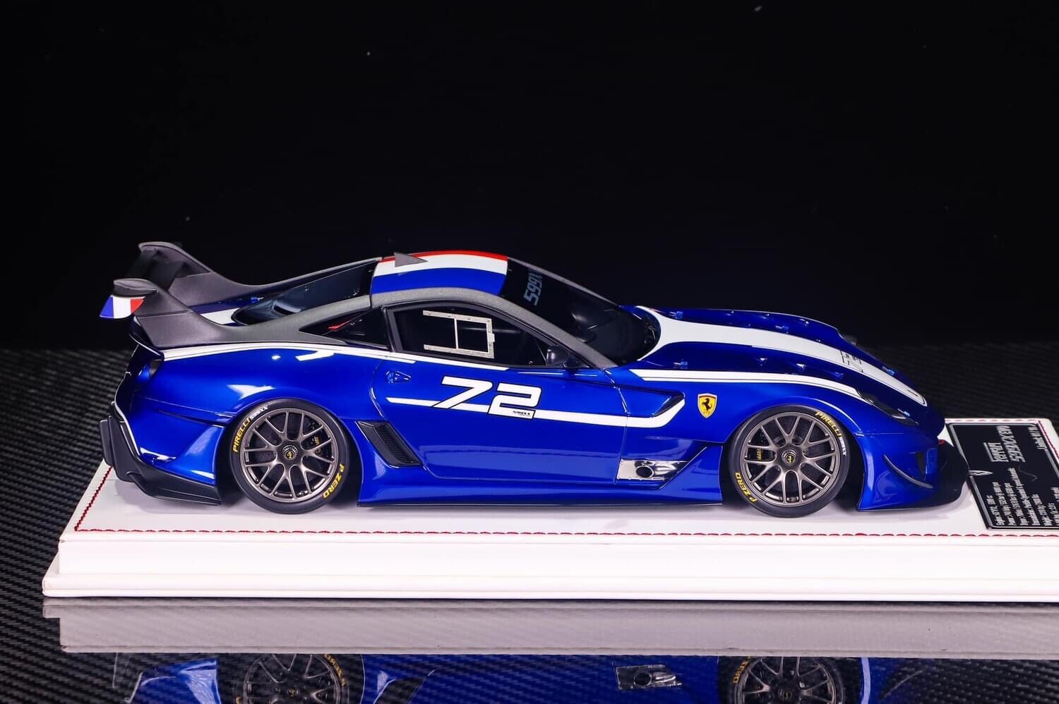 Ferrari 599XX EVO (Blue/White 72, France) [Davis & Giovanni] 1/18 scal