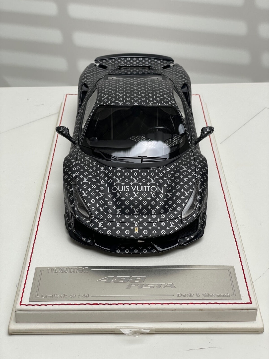 Ferrari 488 Pista (LV Monogram) [Davis & Giovanni] 1/18 scale