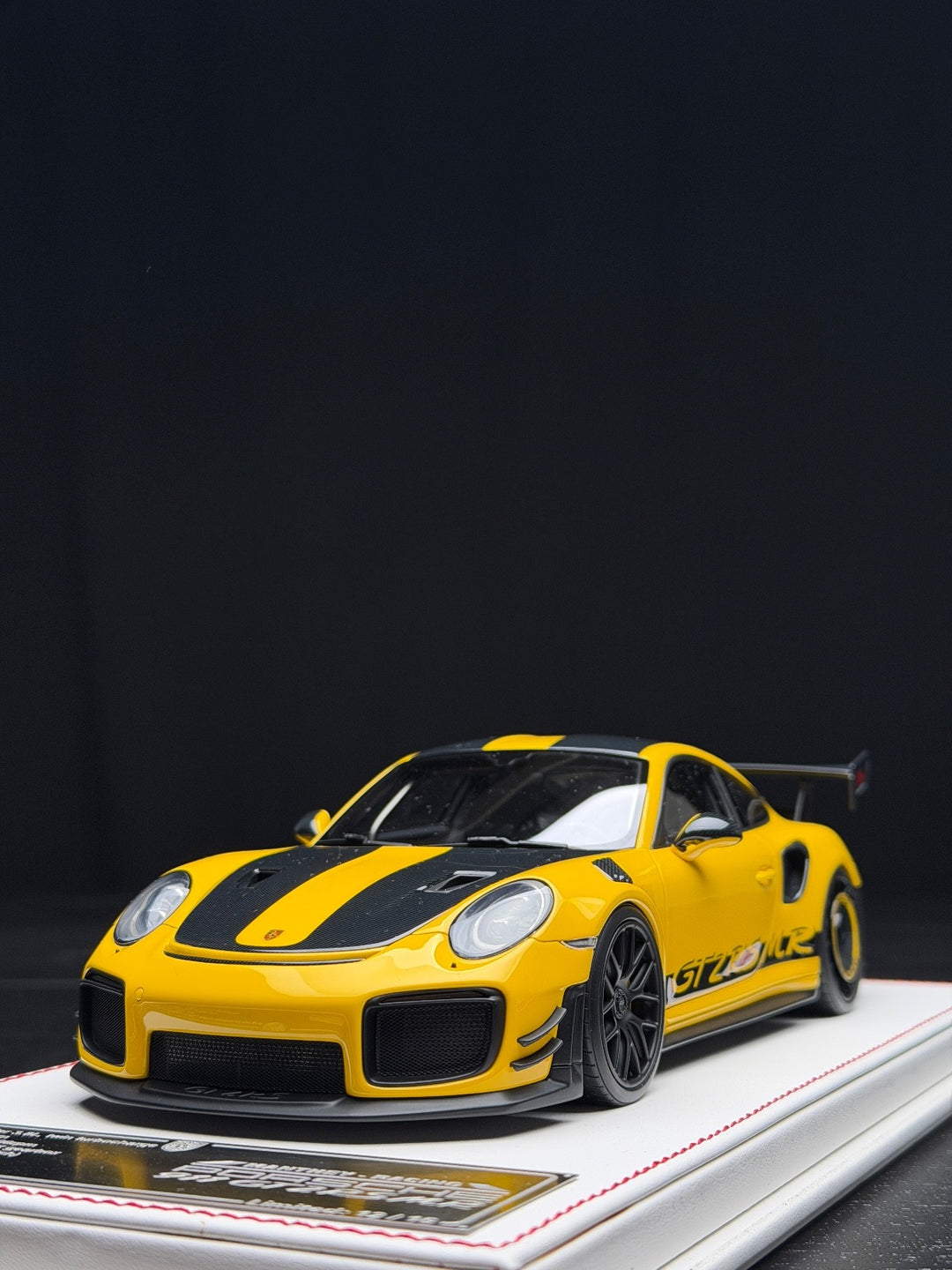 Porsche 911 GT2RS MR (Yellow/ Black) [Davis & Giovanni] 1:18 scale