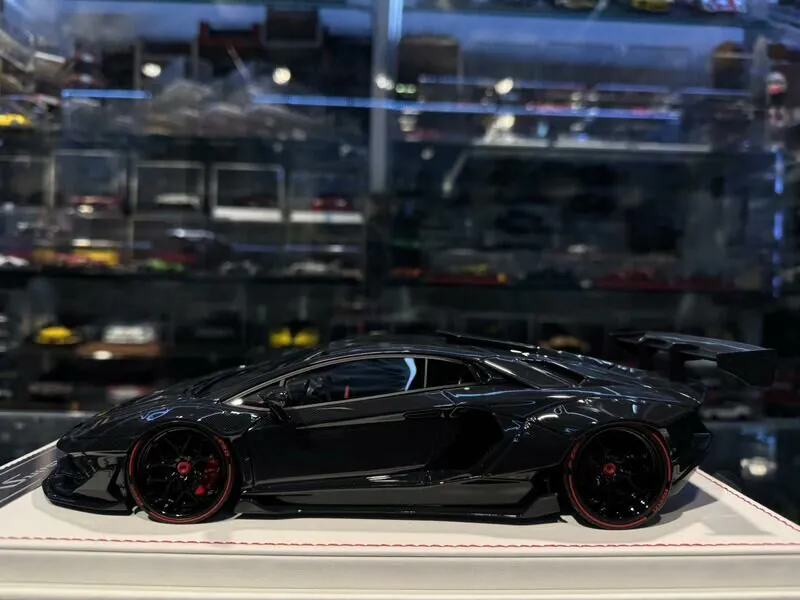 Lamborghini Aventador SVJ LBWK (Gloss Carbon Fibre)[Davis & Giovanni] 1/18 scale