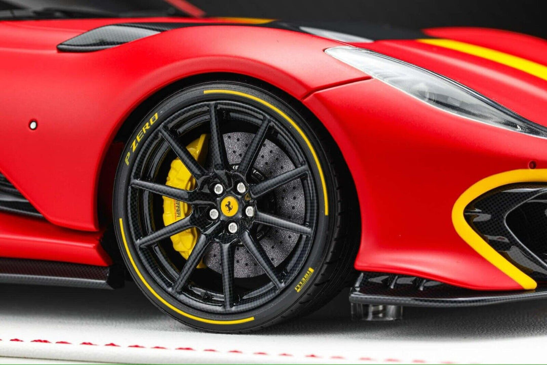 Ferrari 812 Competizione NOVITEC (Rosso Corsa) [Davis & Giovanni] 1/18 scale