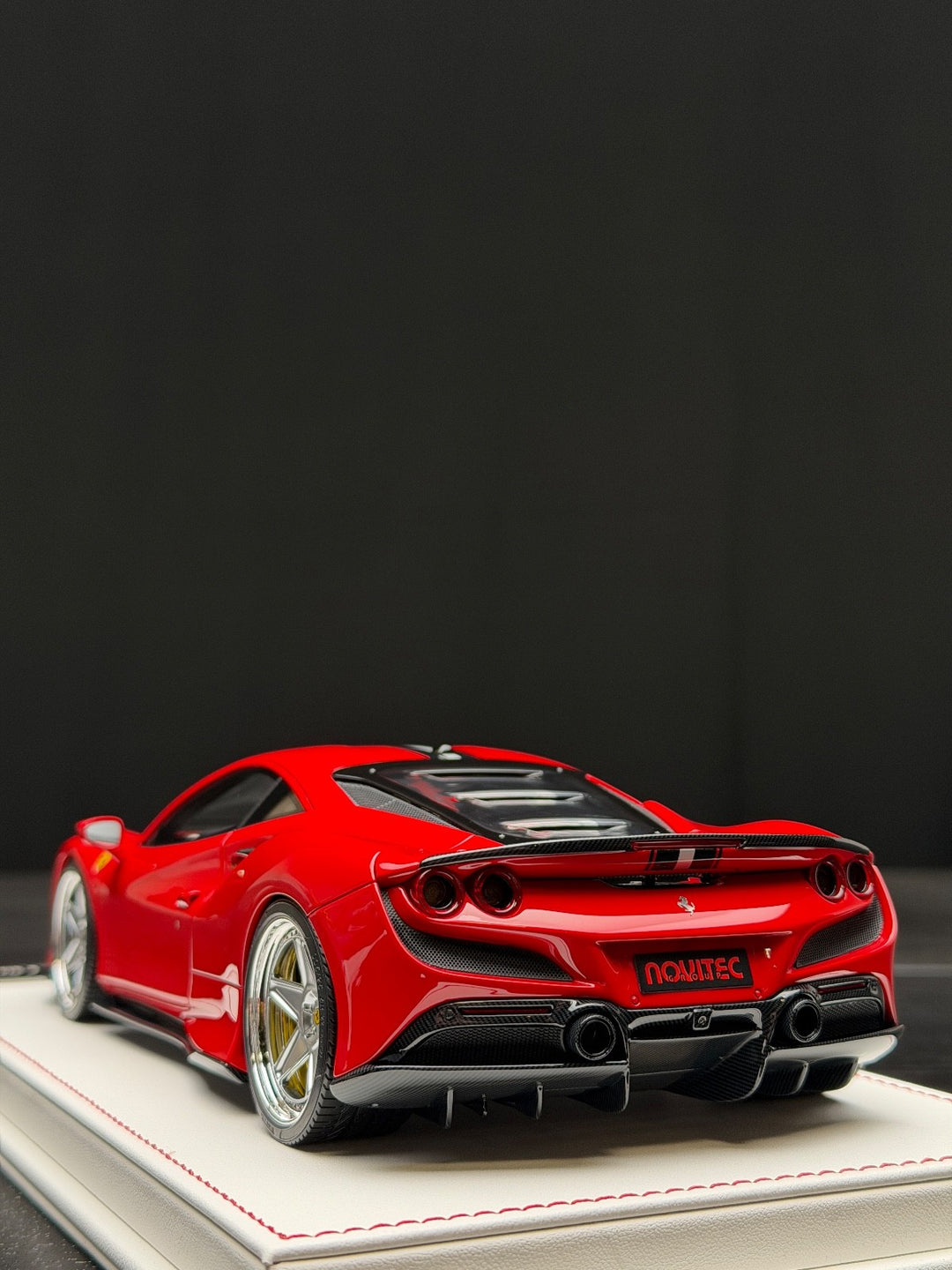 Ferrari F8 Tributo (Rosso Corsa) [Davis & Giovanni] 1:18 scale