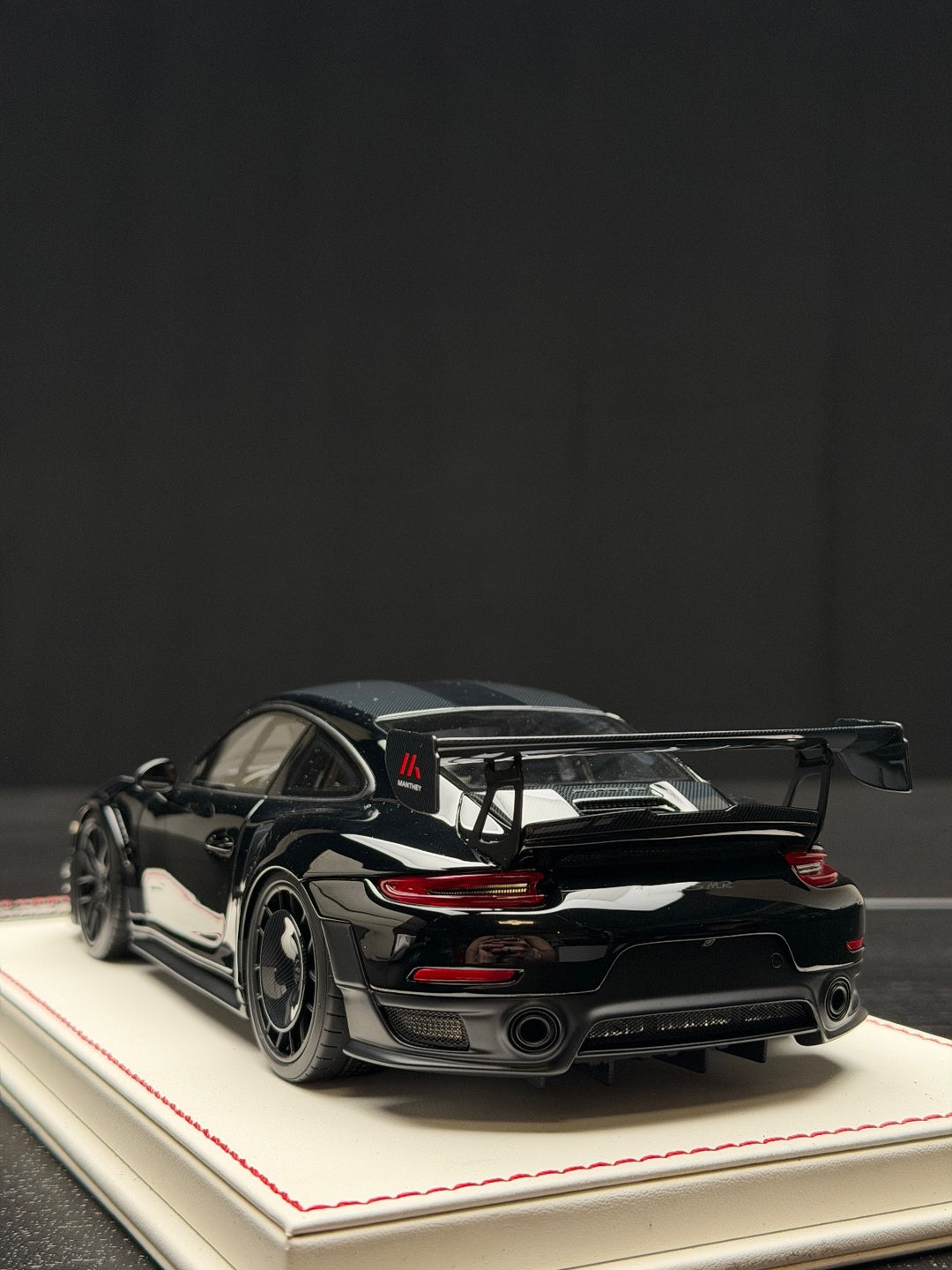 Porsche 911 GT2 RS MR (Black) [Davis & Giovanni] 1:18 scale