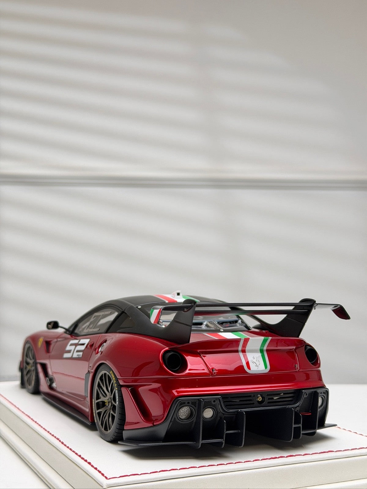 Ferrari 599XX EVO (Metallic Red/ Italy Stripe) [Davis & Giovanni] 1/18