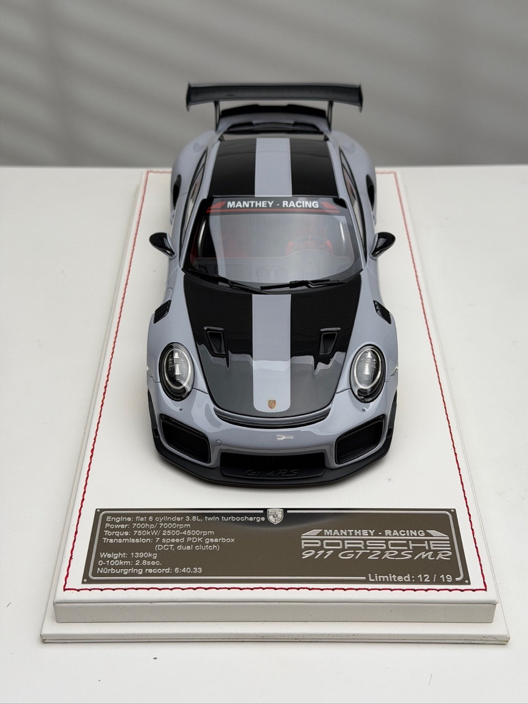 Porsche 911 GT2 RS MR (Chalk Gray) [Davis & Giovanni] 1/18 scale