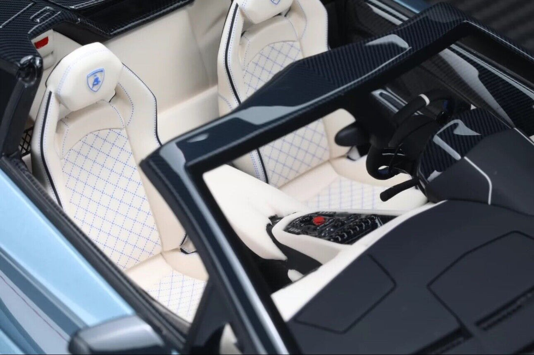 Lamborghini Aventador SVJ Roadster (Blue) [Davis & Giovanni] 1:18 scale