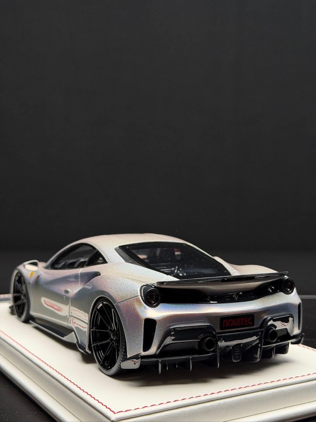 Ferrari 488 Pista NOVITEC (Fantasy White) [Davis & Giovanni] 1:18 scale