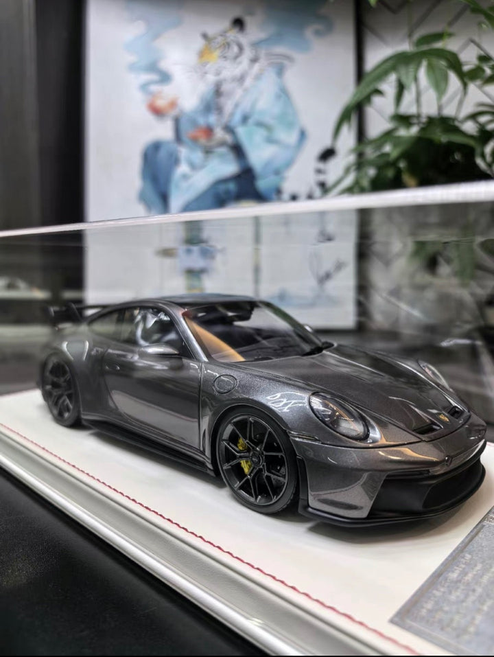 Porsche 911 GT3 (Metallic Dark Silver) [Davis & Giovanni] 1/18 scale