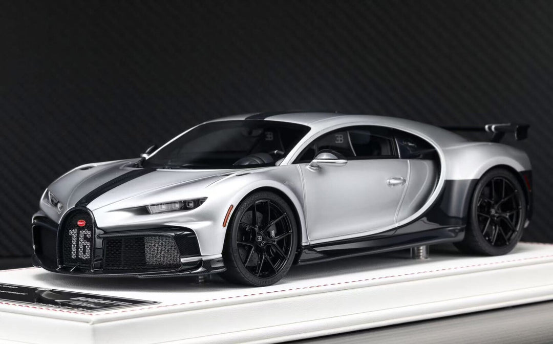 Bugatti Chiron Pur Sport (Silver/ Black) [Davis & Giovanni] 1:18 scale