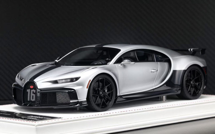 Bugatti Chiron Pur Sport (Silver/ Black) [Davis & Giovanni] 1:18 scale