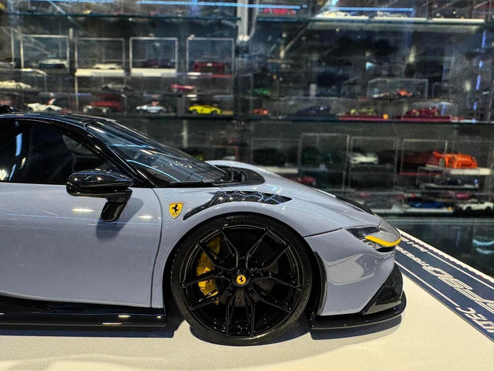 Ferrari SF90 Stradale NOVITEC (Gray/silver) [Davis & Giovanni] 1/18 scale