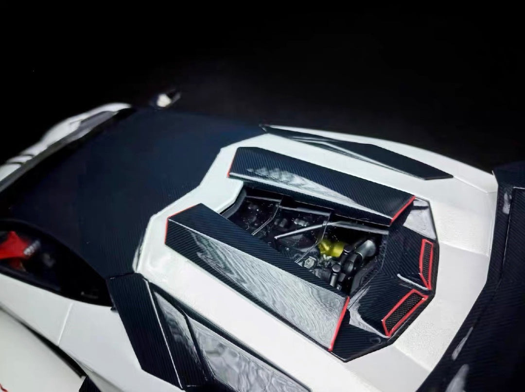 Lamborghini Aventador NOVITEC (Pearl White/ Red) [Davis & Giovanni] 1/18 scale