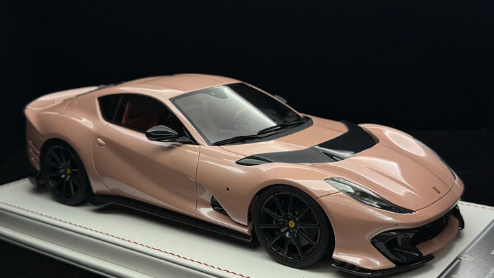 Ferrari 812 Competizione (Rose Gold) [Davis & Giovanni] 1:18 1 OF 1