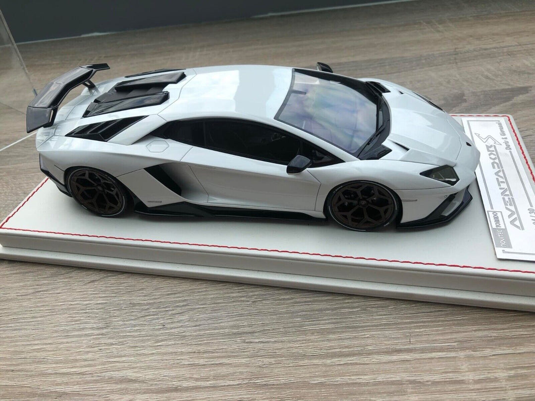 Lamborghini Aventador S NOVITEC (White) [Davis & Giovanni] 1:18 scale