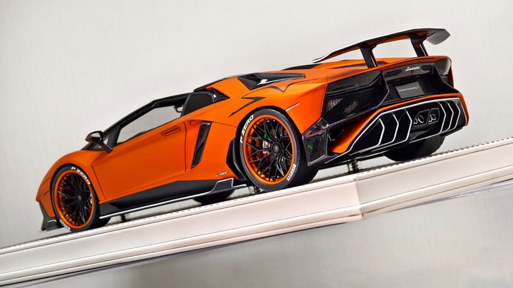 Lamborghini Aventador Roadster SV (Matt Orange) [Davis & Giovanni] 1/18 scale