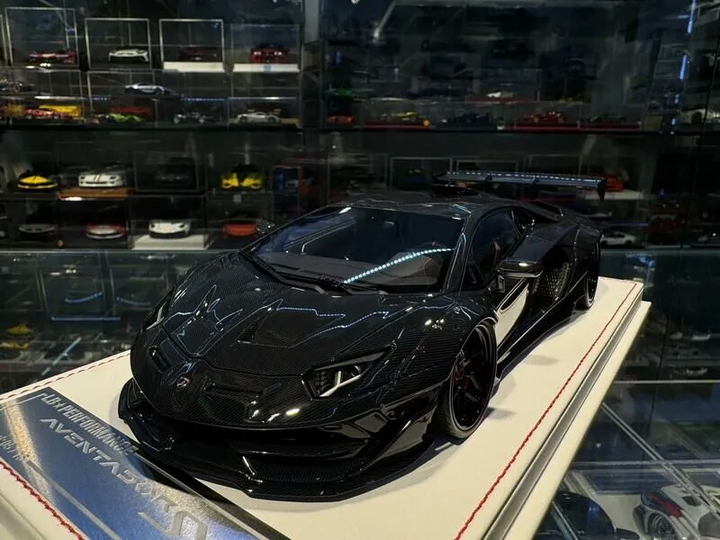 Lamborghini Aventador SVJ LBWK (Gloss Carbon Fibre)[Davis & Giovanni] 1/18 scale