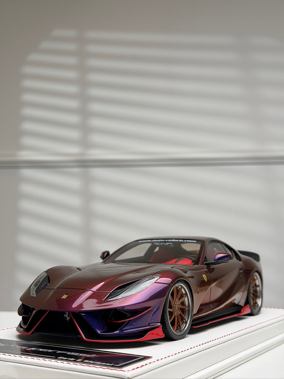 Ferrari 812 Superfast SVR (Chameleon Purple) [Davis & Giovanni] 1/18 scale