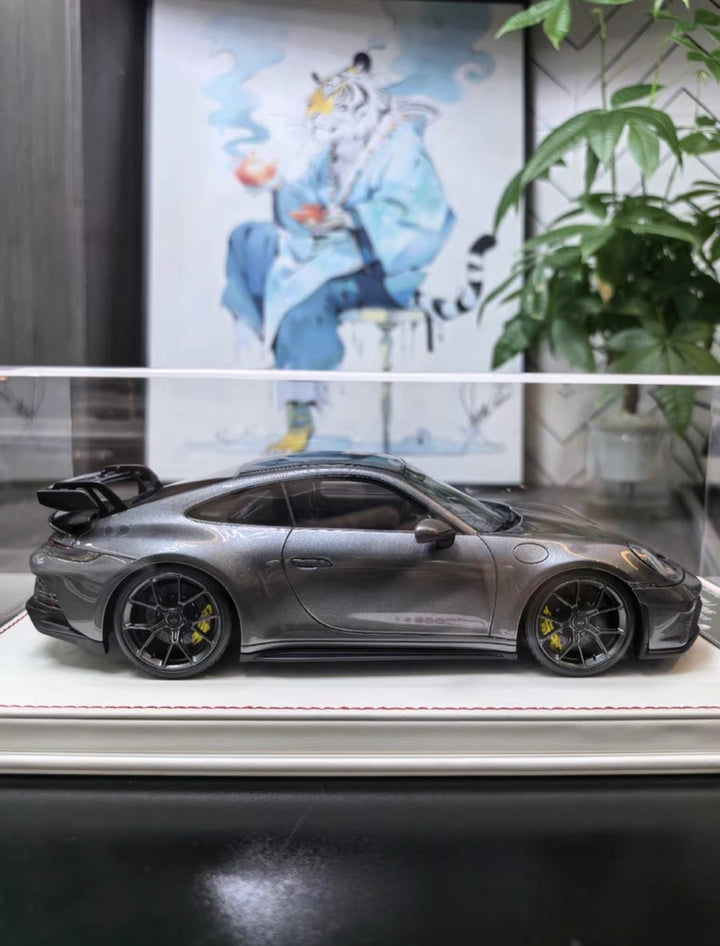 Porsche 911 GT3 (Metallic Dark Silver) [Davis & Giovanni] 1/18 scale