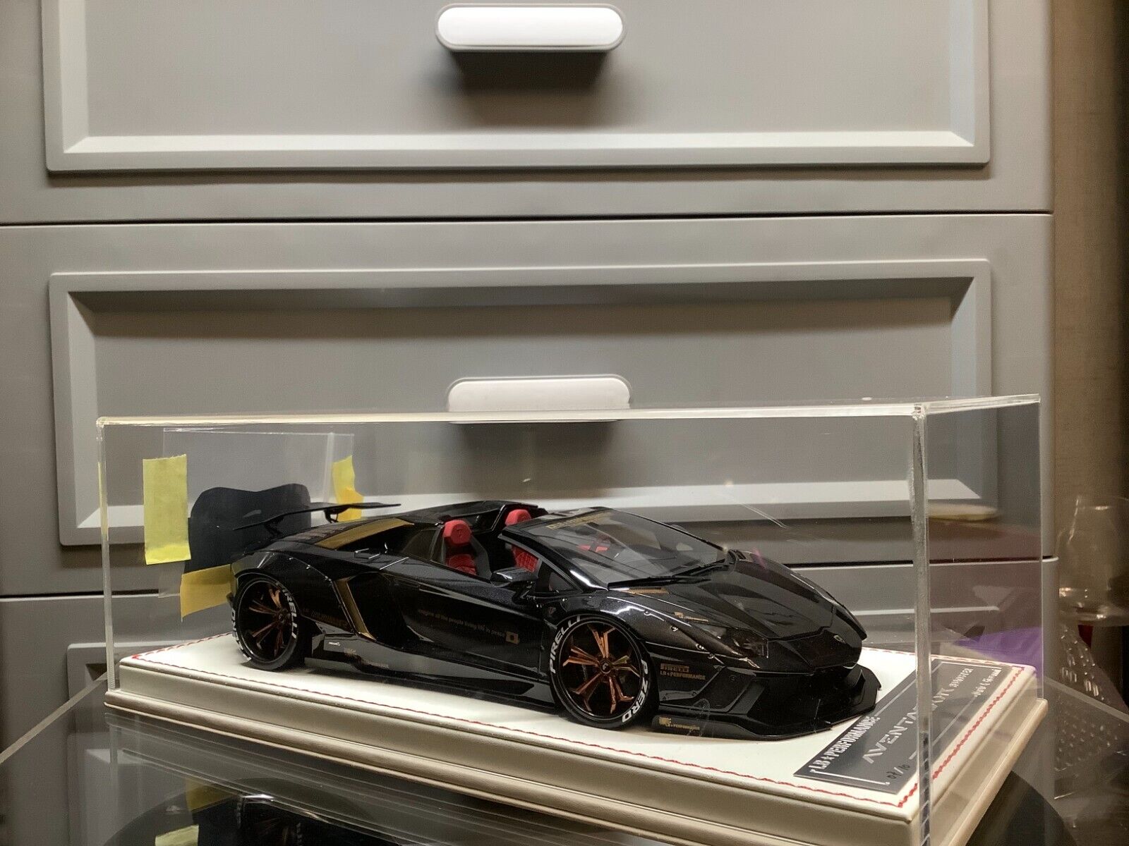 Lamborghini Aventador Roadster LBWK (Black) [Davis & Giovanni] 1/18 sc