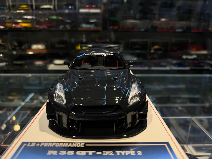 Nissan GTR R-35 Type 2 LBWK (Gloss Carbon Fibre) [Davis & Giovanni] 1/18 scale
