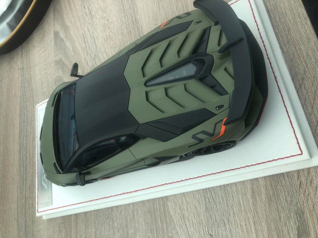 Lamborghini Aventador SVJ (Matt Green) [Davis & Giovanni] 1:18 scale