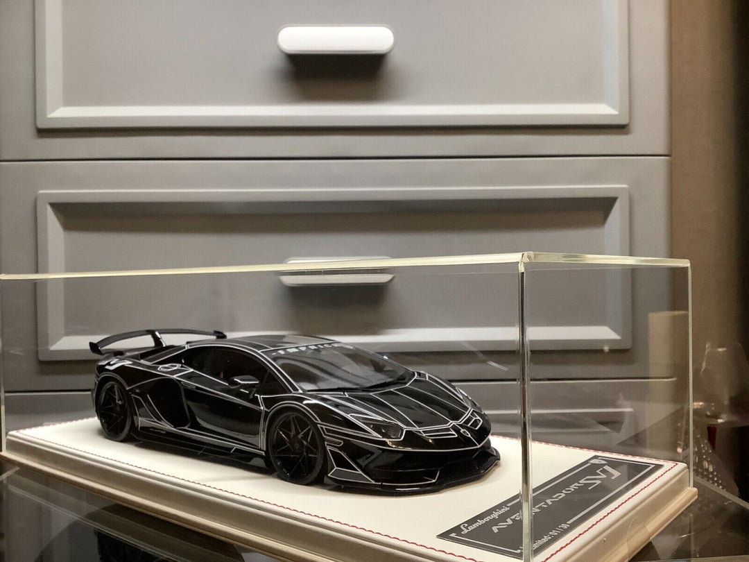 Lamborghini Aventador SVJ (Black/ White TRON) [Davis & Giovanni] 1/18 scale
