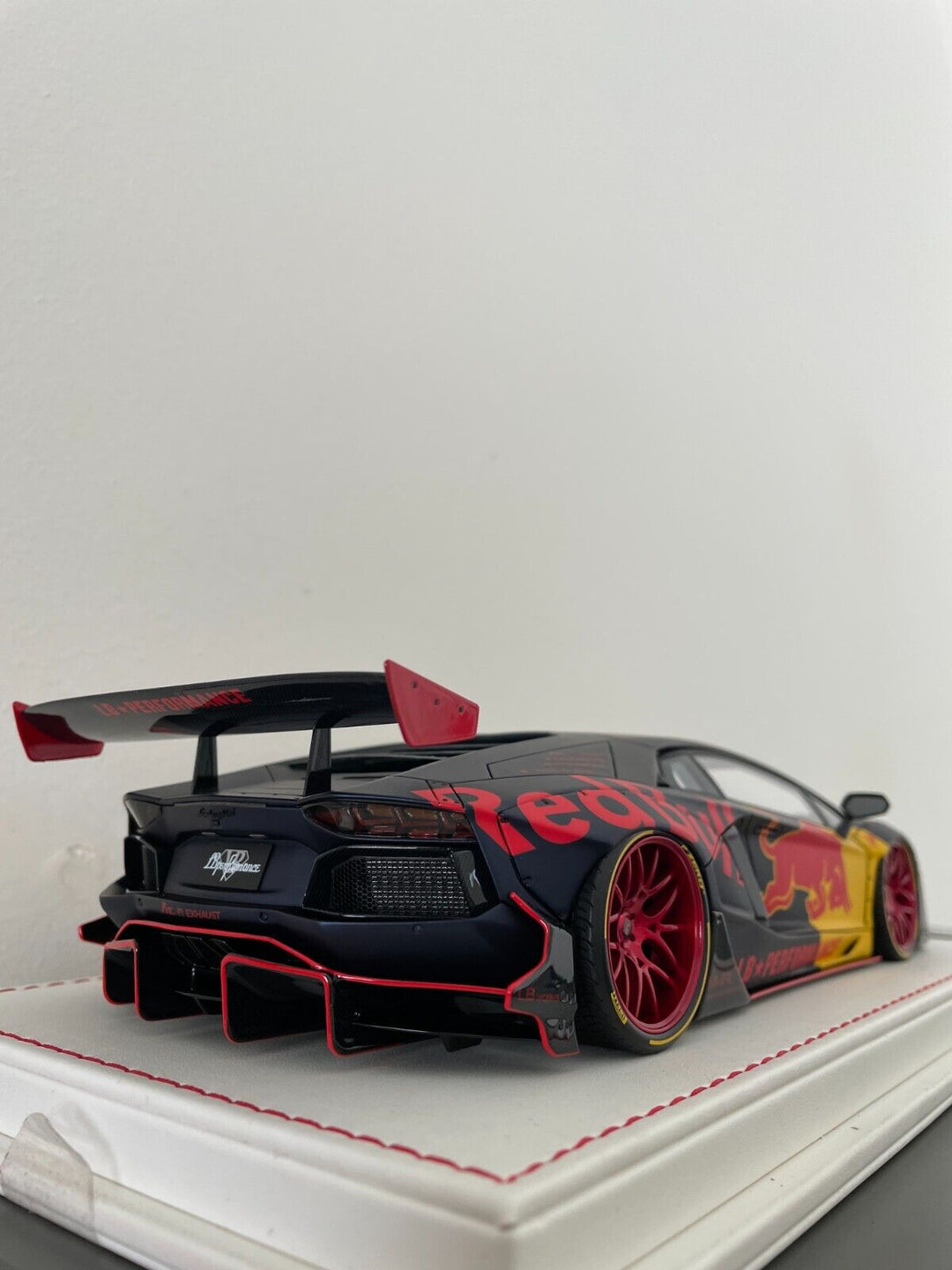 Lamborghini Aventador 2.0 LBWK (Black / RedBull) [Davis & Giovanni] 1/18 scale