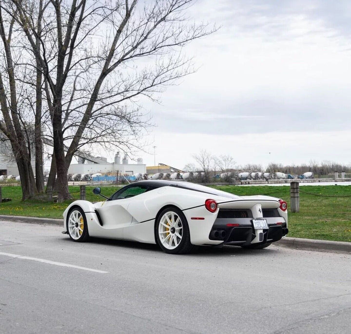 Ferrari LaFerrari (Gloss White) [Davis & Giovanni] 1:18 scale