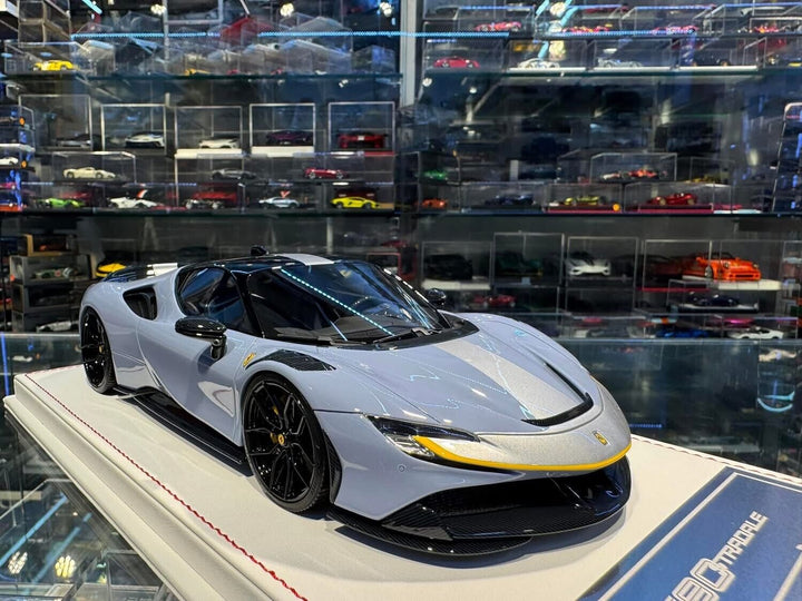Ferrari SF90 Stradale NOVITEC (Gray/silver) [Davis & Giovanni] 1/18 scale