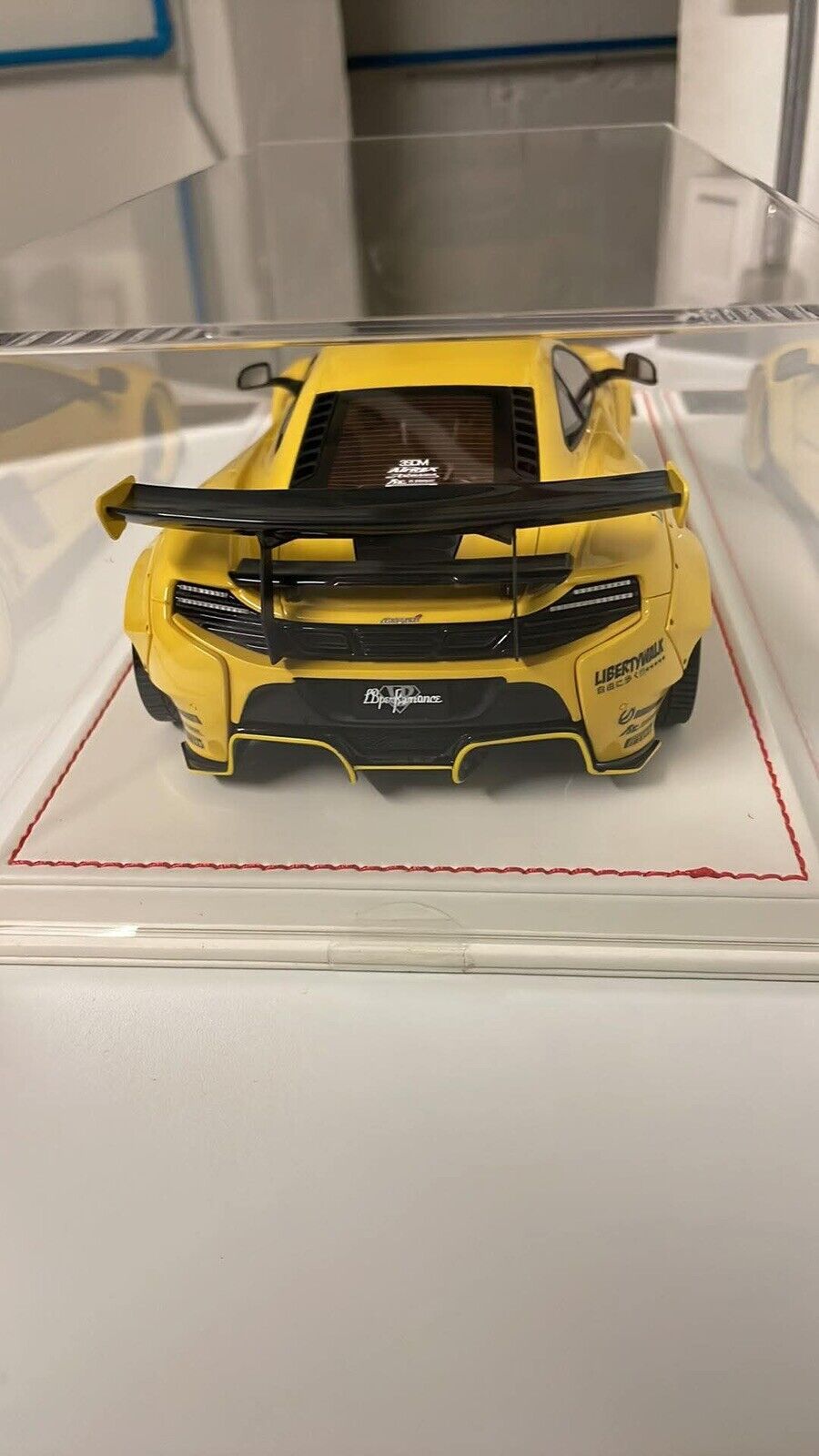 McLaren 650s LBWK (Yellow) [Davis & Giovanni] 1/18 scale