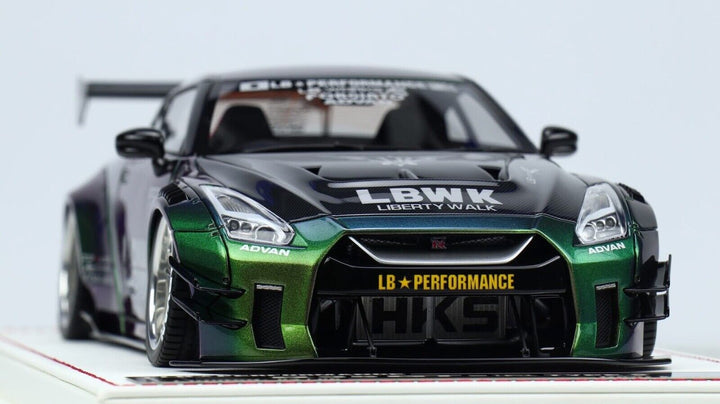Nissan R35 GTR Type 2 LBWK (Chameleon Green) [Davis & Giovanni] 1/18 scale