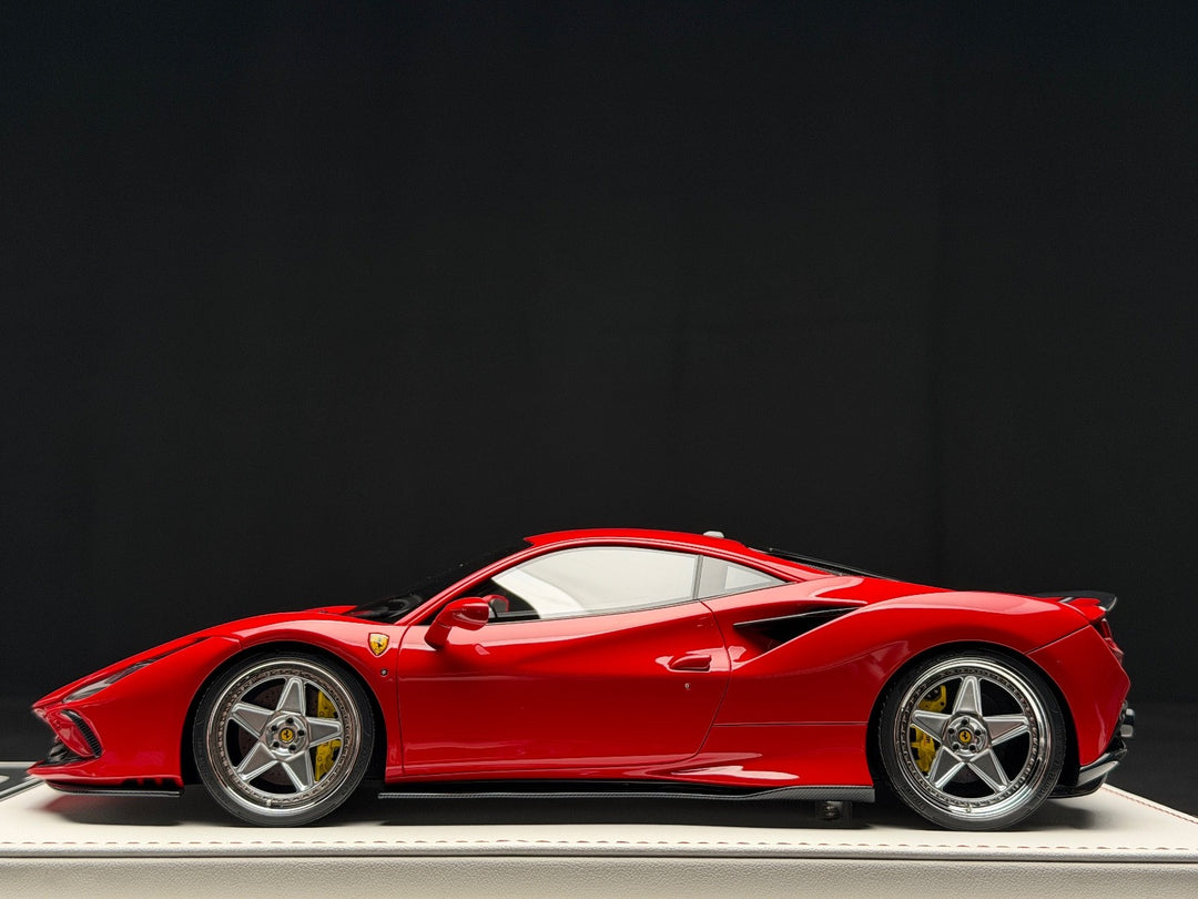 Ferrari F8 Tributo N-LARGO NOVITEC (Red w/ Stripe) [Davis & Giovanni] 1/18 scale