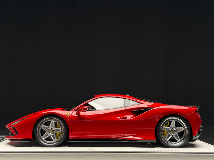 Ferrari F8 Tributo N-LARGO NOVITEC (Red w/ Stripe) [Davis & Giovanni] 1/18 scale