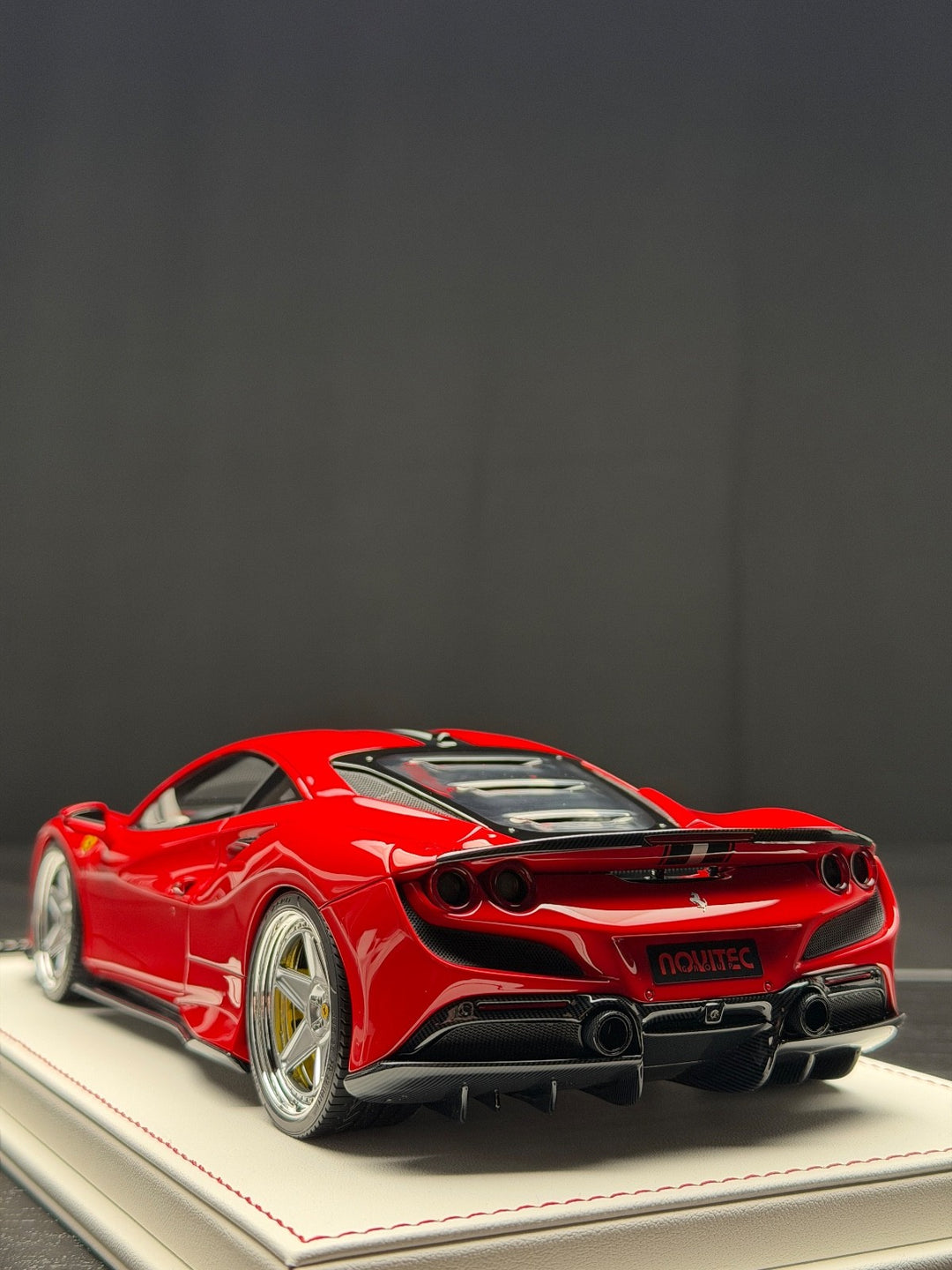 Ferrari F8 Tributo N-LARGO NOVITEC (Red w/ Stripe) [Davis & Giovanni] 1/18 scale