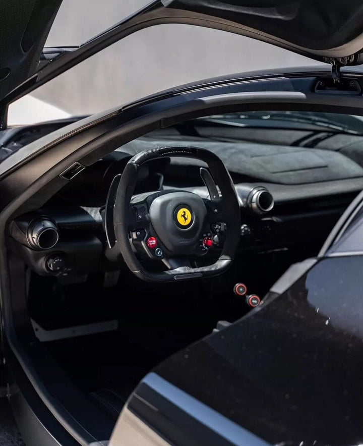 Ferrari LaFerrari (Gloss Black) [Davis & Giovanni] 1:18 scale