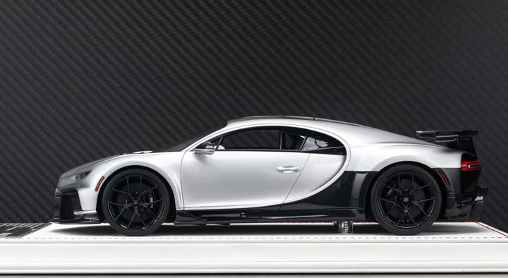 Bugatti Chiron Pur Sport (Silver/ Black) [Davis & Giovanni] 1:18 scale