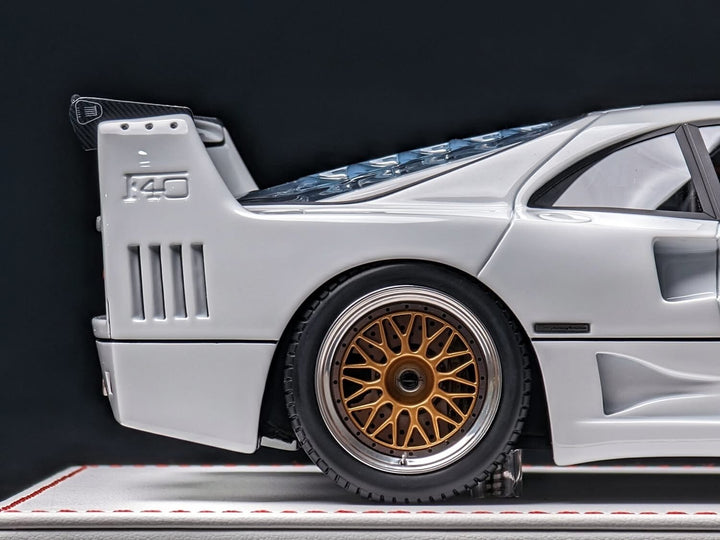 Ferrari F40 (Pearl White) [Davis & Giovanni] 1:18 scale