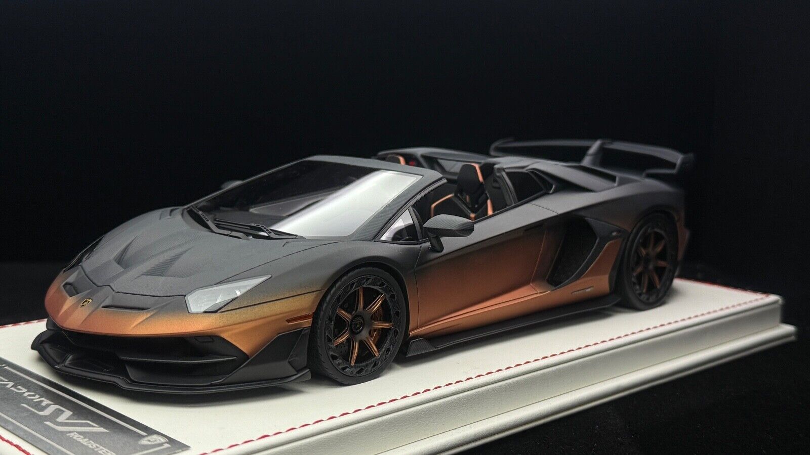 Lamborghini Aventador SVJ Roadster [Davis & Giovanni] 1/18 scale - 1 O