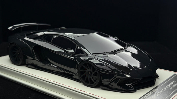 Lamborghini Aventador LP750-4 LBWK (Carbon Fiber) [Davis & Giovanni] 1:18 1 OF 1