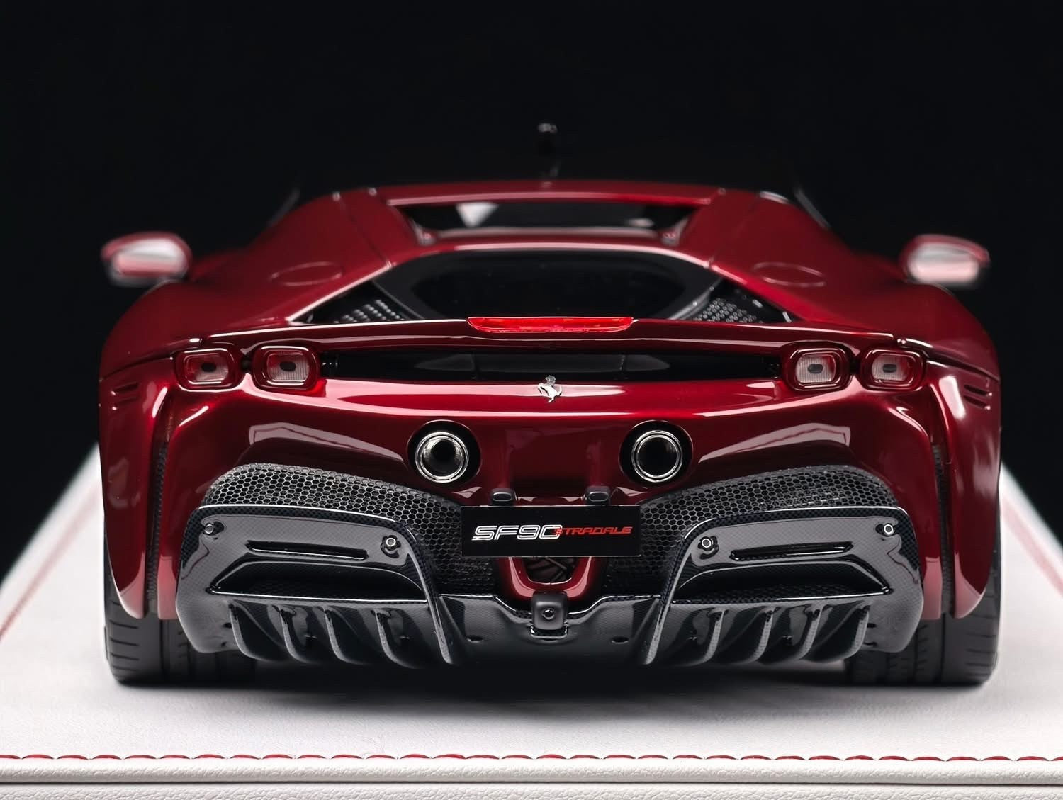 Ferrari SF90 Stradale (Metallic Dark Red) [Davis & Giovanni] 1:18 scal