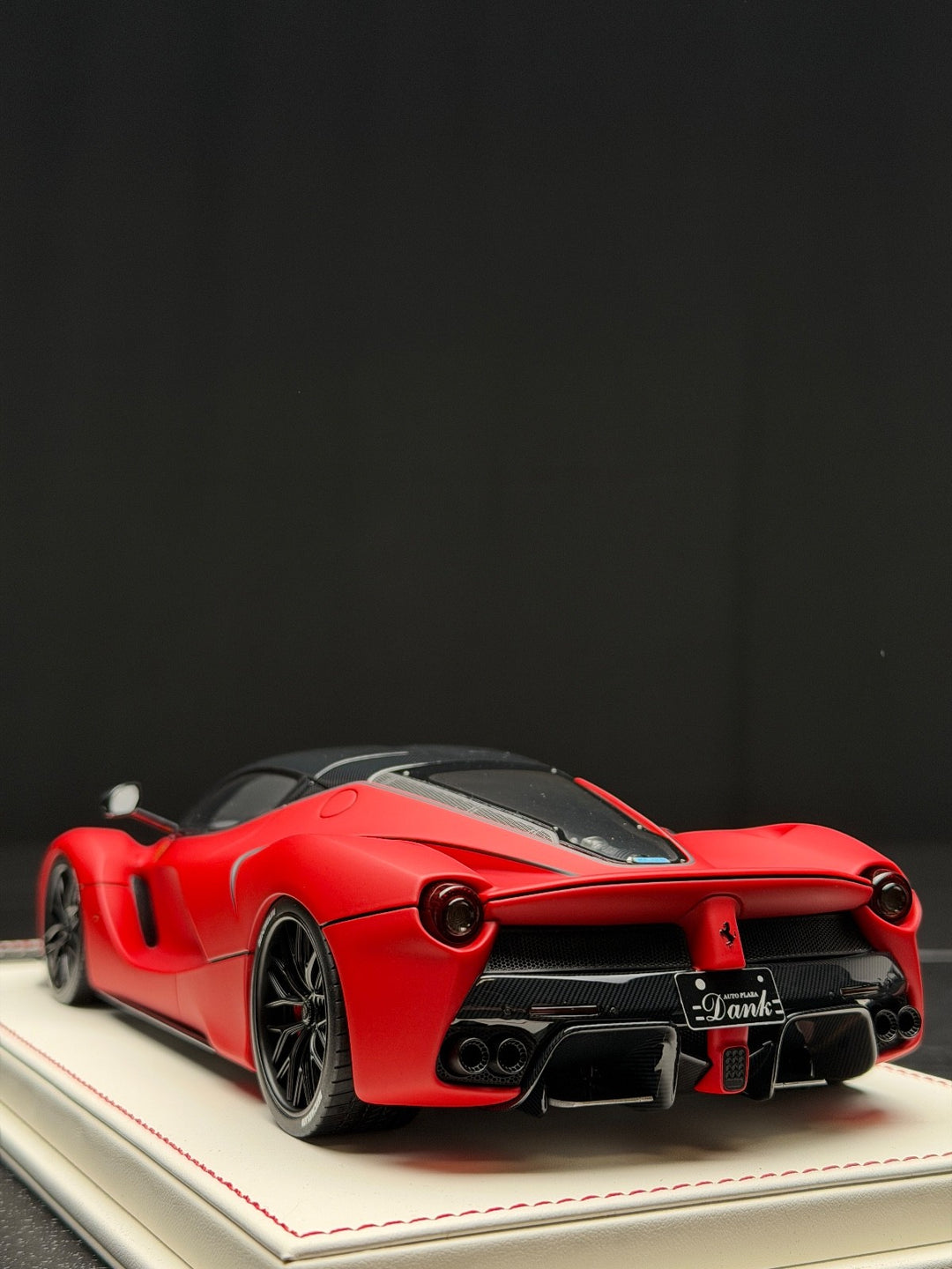 Ferrari LaFerrari (Matte Red) [Davis & Giovanni] 1:18 scale