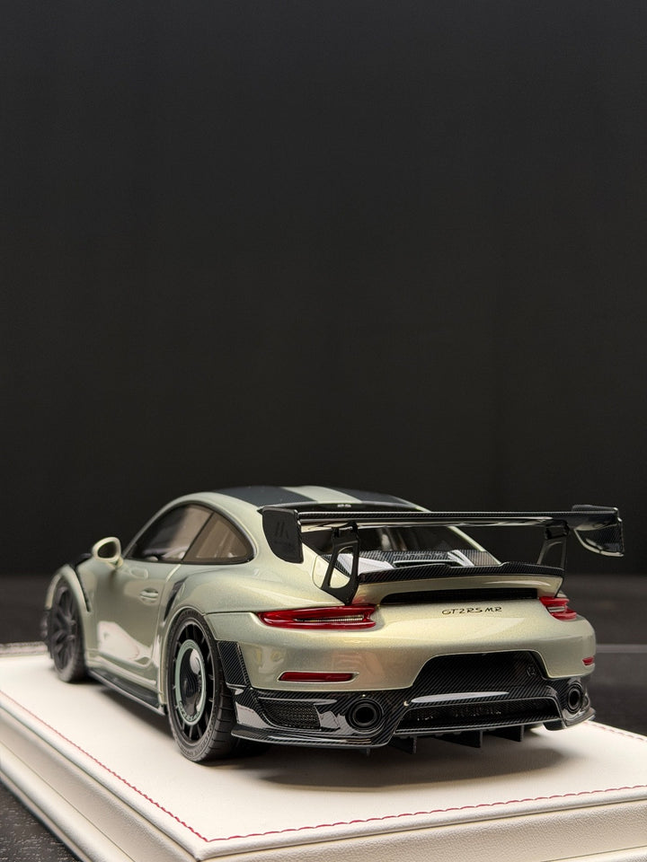 Porsche 911 GT2 RS MR (Urban Bamboo) [Davis & Giovanni] 1:18 scale