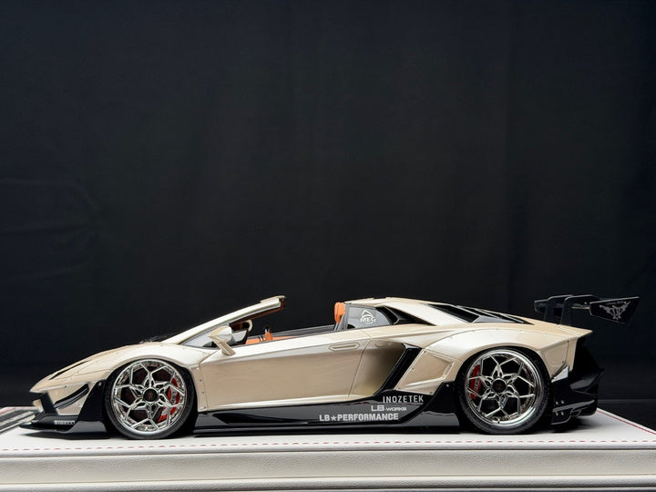 Lamborghini Aventador 2.0 Roadster LBWK (Cream) [Davis & Giovanni] 1:18 scale