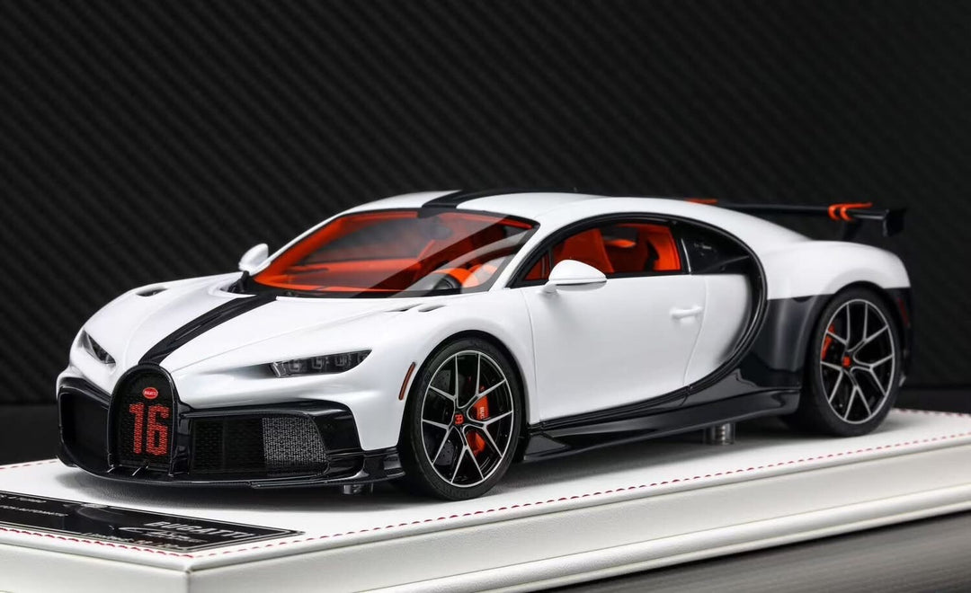 Bugatti Chiron Pur Sport (Gloss White/ Black) [Davis & Giovanni] 1:18 scale