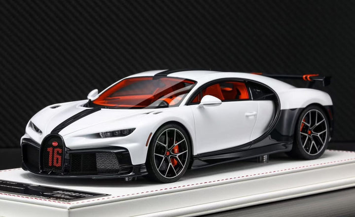 Bugatti Chiron Pur Sport (Gloss White/ Black) [Davis & Giovanni] 1:18 scale